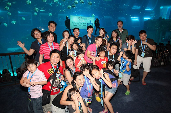 Fans' Day Out at the Open Ocean Habitat Fans' Day Out at the Open Ocean Habitat