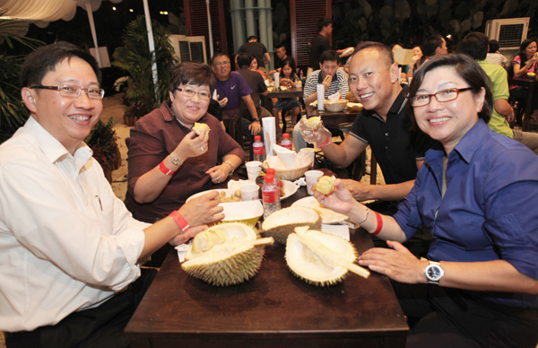 enjoying-durians-at-durian-fest