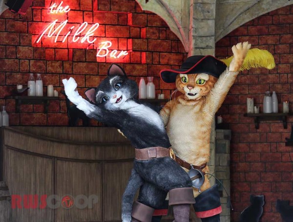 Puss In Boots and Kitty Softpwars