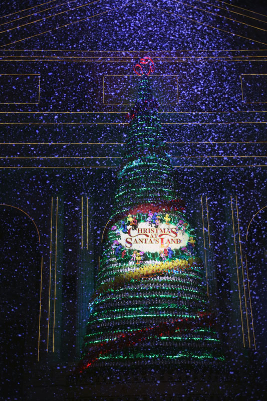 Snow at USS Christmas