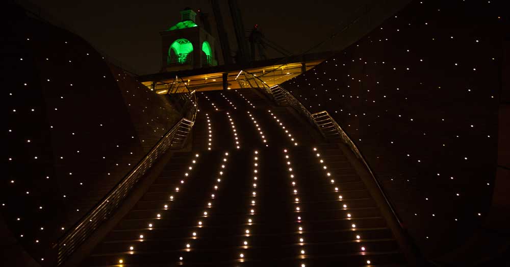 sentosa-boardwalk-night-stairs