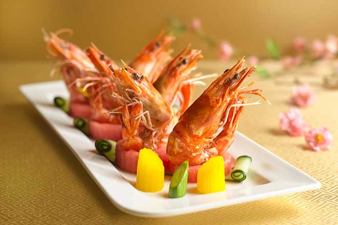 pan-seared-tiger-prawns-sauce featured
