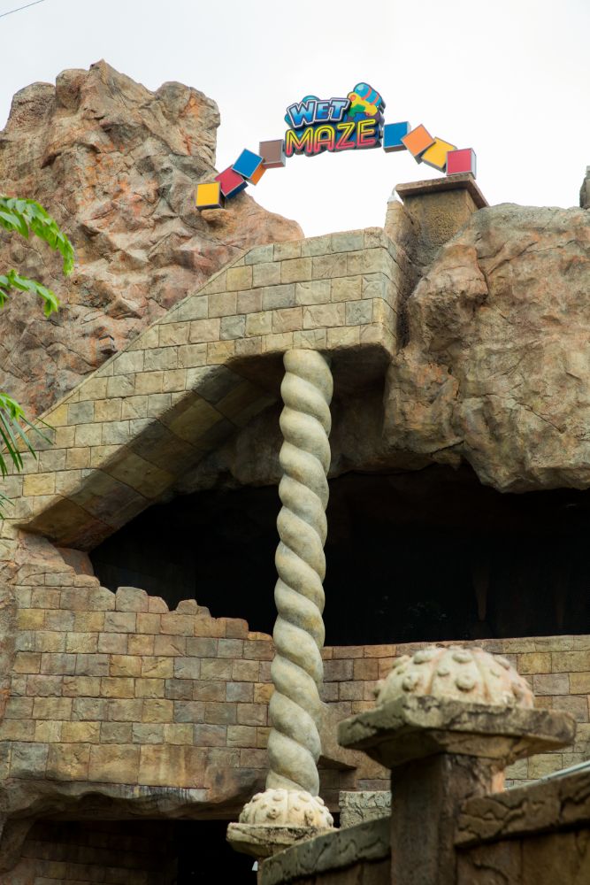 adventure cove waterpark wet maze