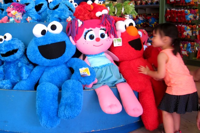 sesame-street-kid-plush