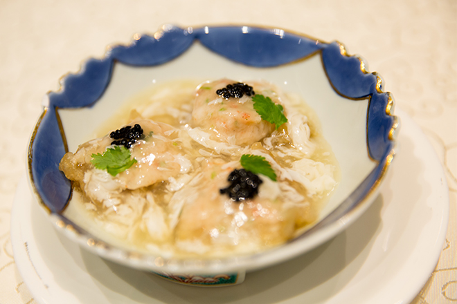 Steamed Fish Maw with Black Flying Fish Roe