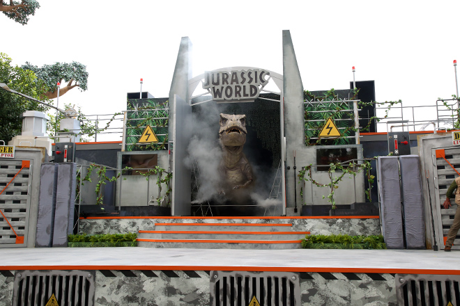 USS Jurassic World: Explore and Roar